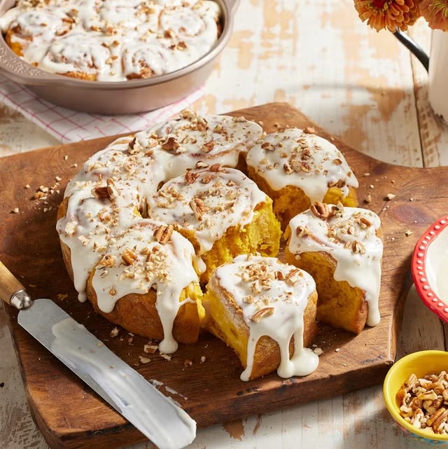 Pumpkin spice cinnamon rolls